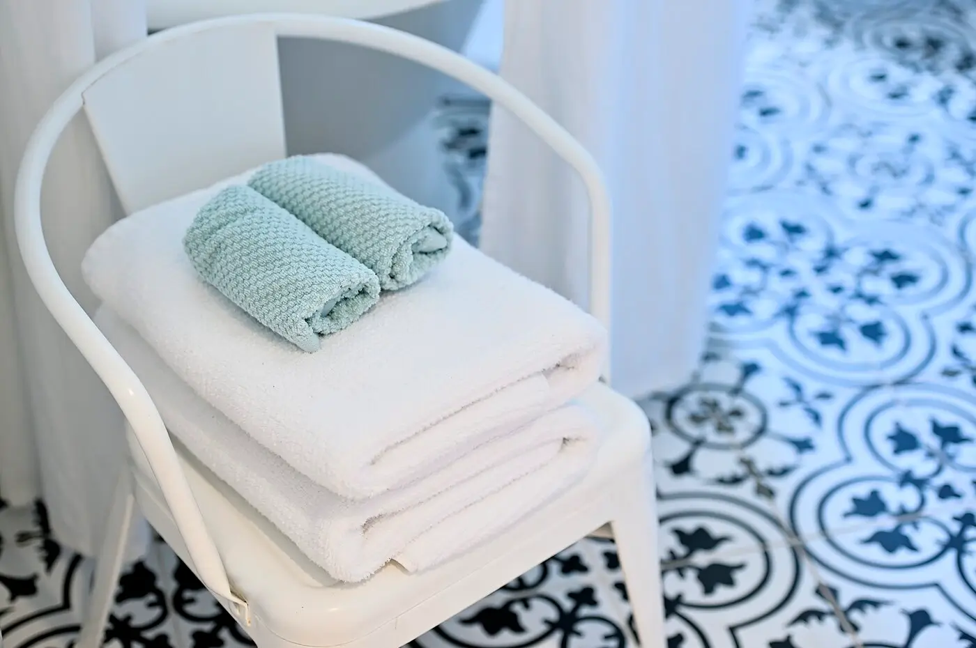 Hotel-quality vacation rental bedding in Santa Fe, NM — Ana Valenzuela Cleaning Services