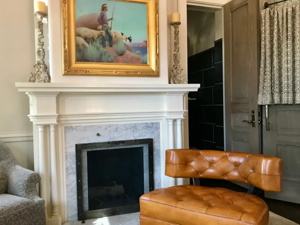 Empty Santa Fe home prepared for a final walkthrough after move-out cleaning